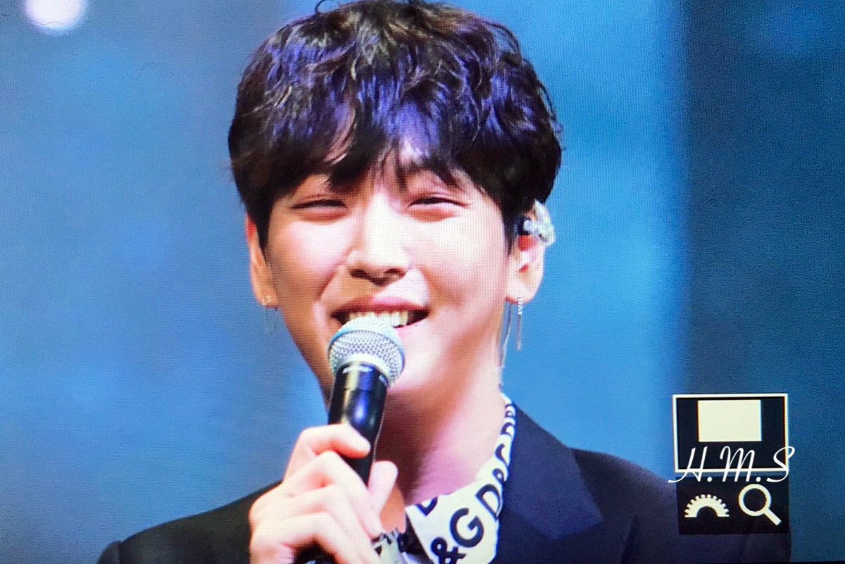 HM_S__'s tweet photo. 🎤👍🏻 https://t.co/Nxzd0MxYyC