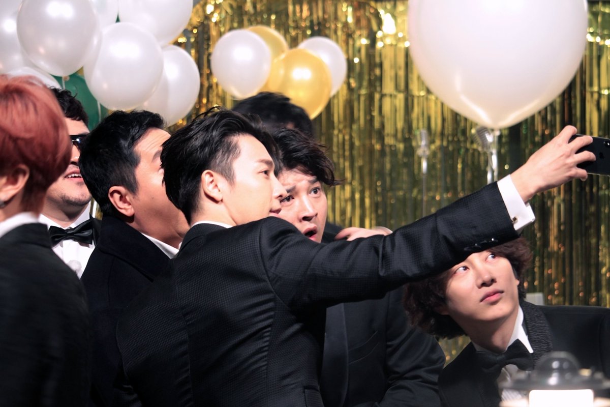donghaefrance's tweet photo. [Meetmbcevery1 Naver Blog Update] 180102 With / Avec Super Junior ♡ https://t.co/v4DFUjyhEY