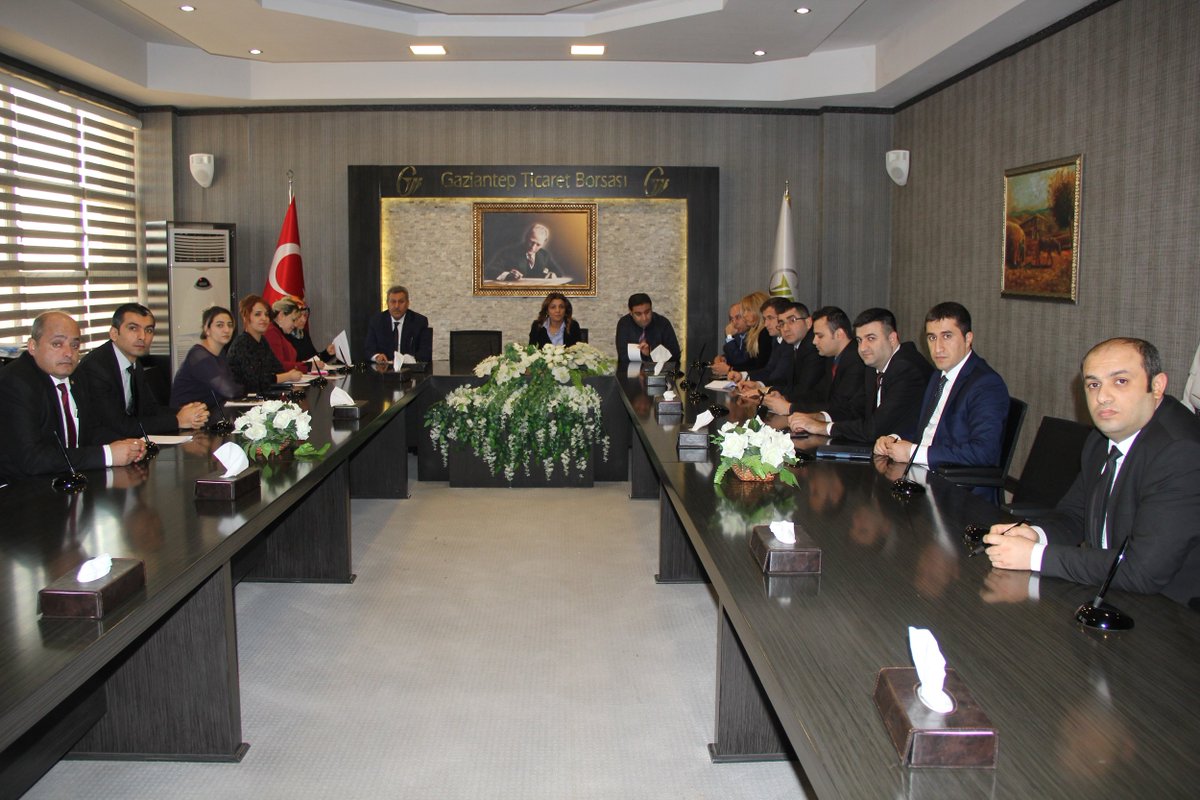 Borsamızda 2018 yılının ilk personel toplantısı gerçekleştirildi. Toplantıda, bu yıl içerisinde yapılması planlanan çalışmalar istişare edilerek, 2017 yılının genel değerlendirilmesi yapıldı.