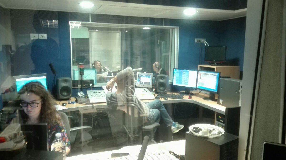 24Mattino's tweet photo. 24Mattino al lavoro! Continua la rassegna stampa di @lucatelese e #albertocastelvecchi https://t.co/WOhMwnXcbH