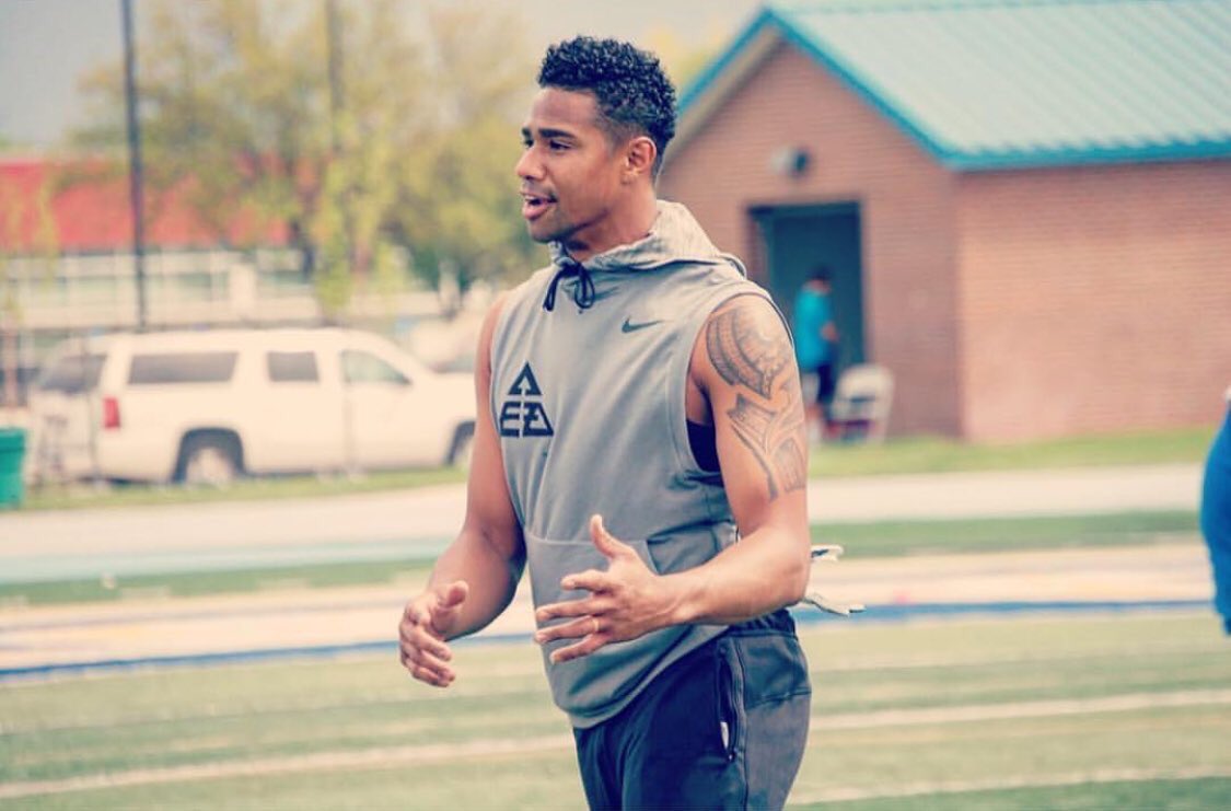 SkysTheLimitWR's tweet photo. UTAH‼️MtnWest
SkysTheLimit/MilesWR Sponsored by @Battle
🏈Skills Clinic🏈
Nike,Rivals,Underarmour Camps PREP
SoccerCity (Draper)
Saturday Feb.3
10-12pm
Will help w/Recruiting ('18,'19,&'20)
#WeActuallyPlayed‼️
#LegitTraining
Register@ https://t.co/AJEif4XBJJ https://t.co/S5CUAhWUYu