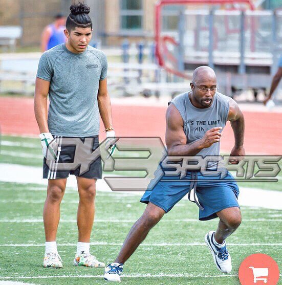 SkysTheLimitWR's tweet photo. UTAH‼️MtnWest
SkysTheLimit/MilesWR Sponsored by @Battle
🏈Skills Clinic🏈
Nike,Rivals,Underarmour Camps PREP
SoccerCity (Draper)
Saturday Feb.3
10-12pm
Will help w/Recruiting ('18,'19,&'20)
#WeActuallyPlayed‼️
#LegitTraining
Register@ https://t.co/AJEif4XBJJ https://t.co/S5CUAhWUYu
