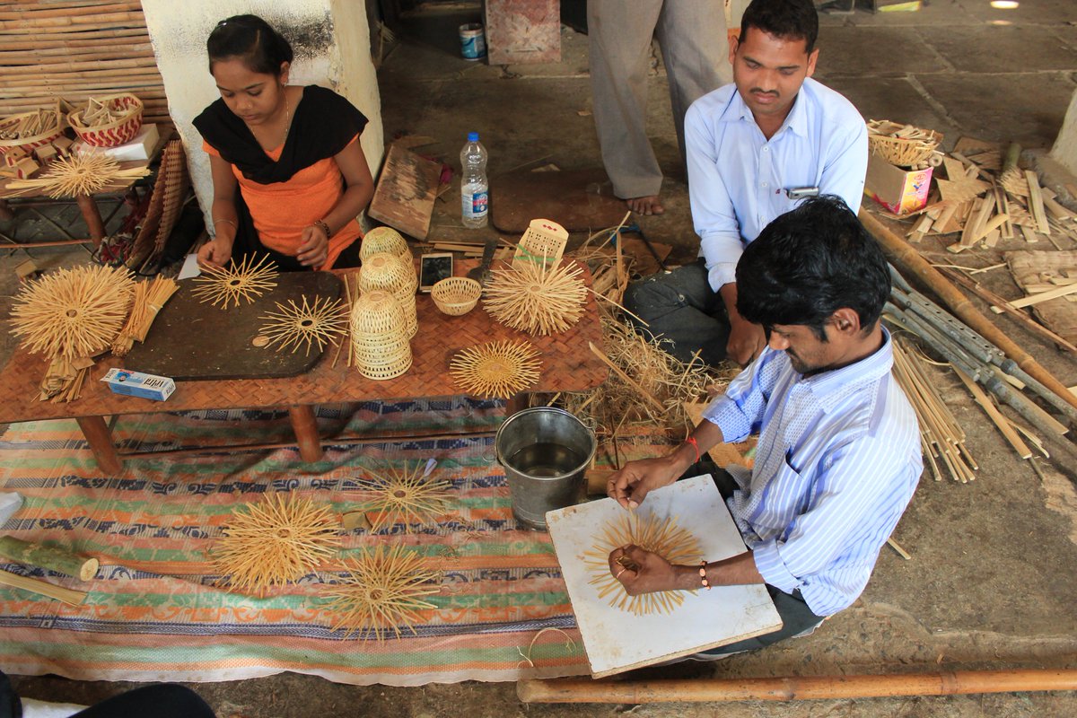 AtlasCopcoIndia's tweet photo. We’ve also sponsored a laser-cutting machine for local artists to create high-quality products, innovate &amp; do more! #WaterForAll #AtlasCopcoIndia #SustainableProductivity https://t.co/z7Wgx98Uzj