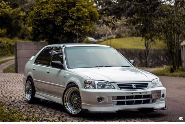 CyrusDhabhar's tweet photo. This is what perfection looks like. What a clean and absolutely beautiful build this is! Hats off to the owner! 👍🏻👍🏻👍🏻 #HondaCity #VTEC #TypeZ https://t.co/IUG0GFKDoN