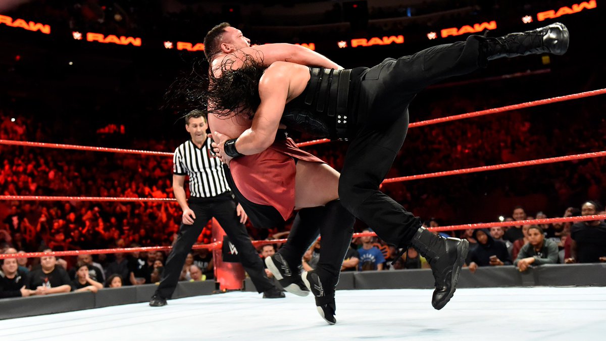 WWEKIINGROMAN's tweet photo. #HappyNewYear #HappyNewYear2018 #RAW #RomanEmpire #RomanReigns #RoyalRumble #RumbleForAll #2018WillBeBetter @WWERomanReigns https://t.co/4tQq6phRPQ