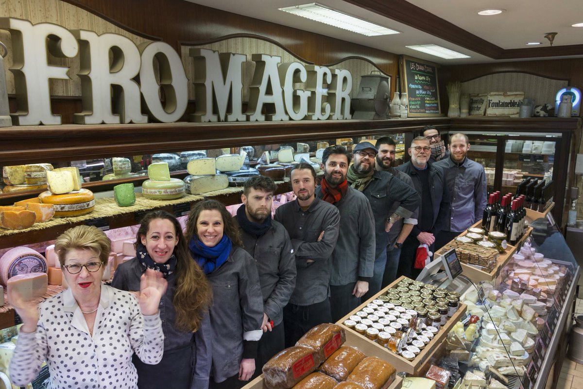 Bonne et heureuse année à tous ! Ferme aujourd’hui pour inventaire 😉 A demain 👍🏻 #fromager #cheeseshop #cheese #fromage #foodphotography #BonneAnnee2018 #HappyNewYear2018