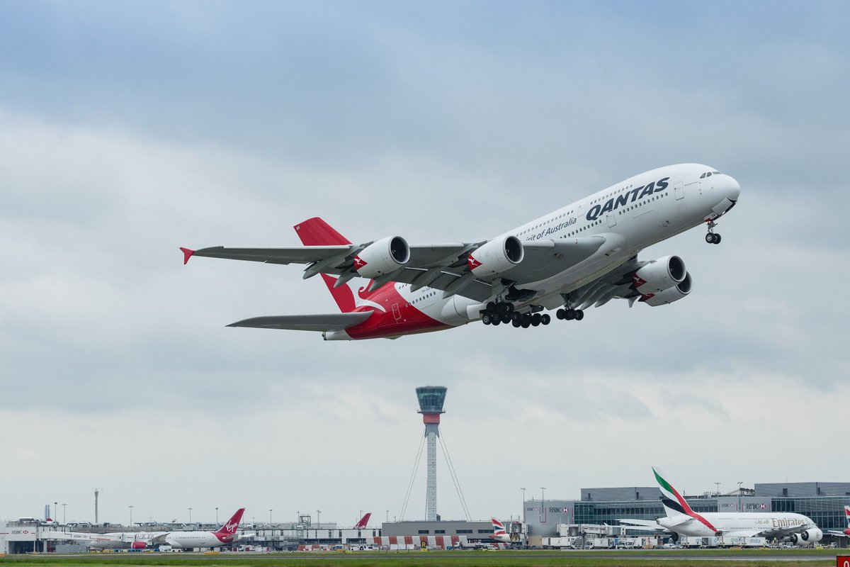 Good morning from Heathrow! Where in the world are you headed to today? (Photo by <a href="/ElgarC/">Elgar Chappell</a>)
