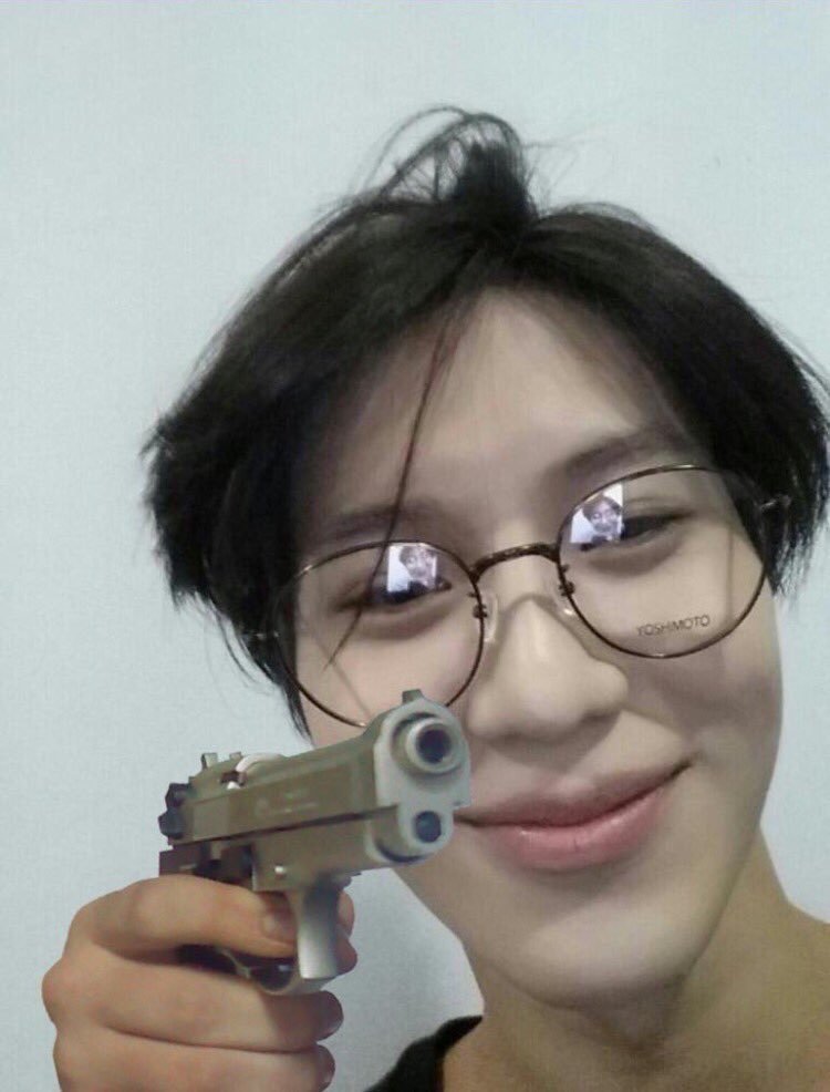 clairestempIe's tweet photo. @Iycnnastarks if i ever see him in irl i will fuck him up https://t.co/ZHurE8KYE1