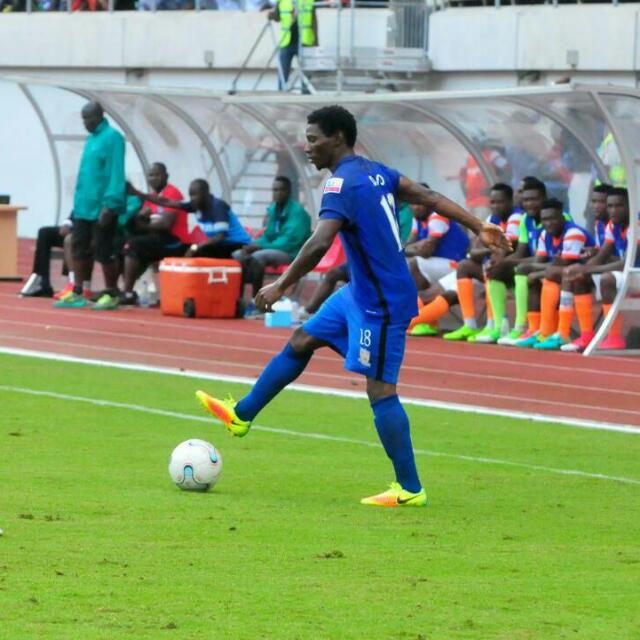 NPFL_INSERT's tweet photo. Dayo Ojo signs another 1-Year contract extension with @SunshineFCAkure , he will now stay with #AkureGunners  till 2018.. https://t.co/fpyJduFkjL