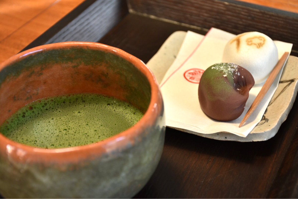 totoppii_syumi's tweet photo. 親が和菓子買って来たから、自分で抹茶を点てて飲んだ。(男)
#一眼レフ #ニコン #D7200 #写真好き #SLR #singlelensreflexcamera #Nikon #Ilikephotography #食べ物写真 #Foodpictures #Food
#お菓子 #Sweets
#和菓子 #Japanese confectionery #Wagashi #お抹茶 #抹茶 #Matcha #matchatee https://t.co/dd9xTYiK7w