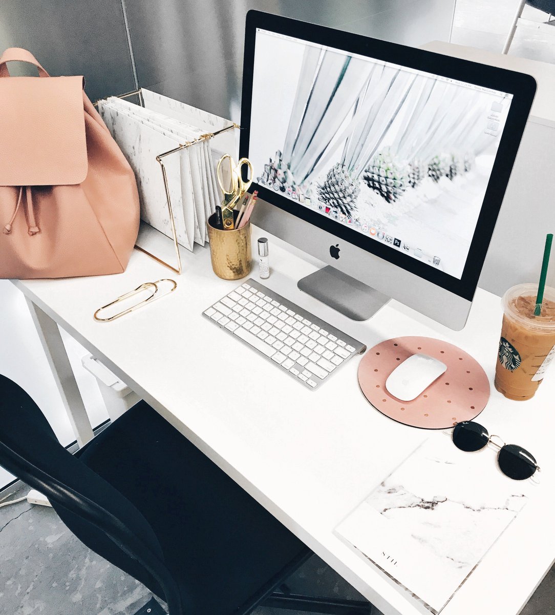 SolutiLyon's tweet photo. Qui dit nouvelle année, dit… Nouvelle résolution ! Et pour bien commencer l’année, je vous propose d’en savoir plus sur les applications mobiles à travers un webinaire de 30 min et gratuit ! Il suffit d’un clic pour vous inscrire #BonneAnnée #SOLUTEAM  → https://t.co/SAVOkZNLcn https://t.co/rFCPV6WuYe