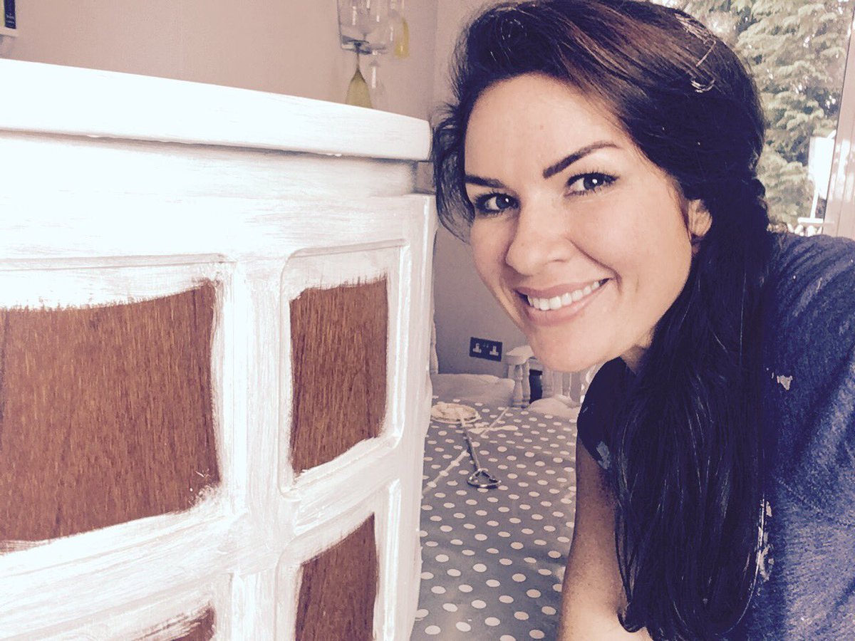 PropertyPornTV's tweet photo. So ruddy excited to announce I’m through to the finals of the @UKBlogAwards Thank you so much everyone who voted xxx #TheHomeGenie https://t.co/apyzgrx7pX