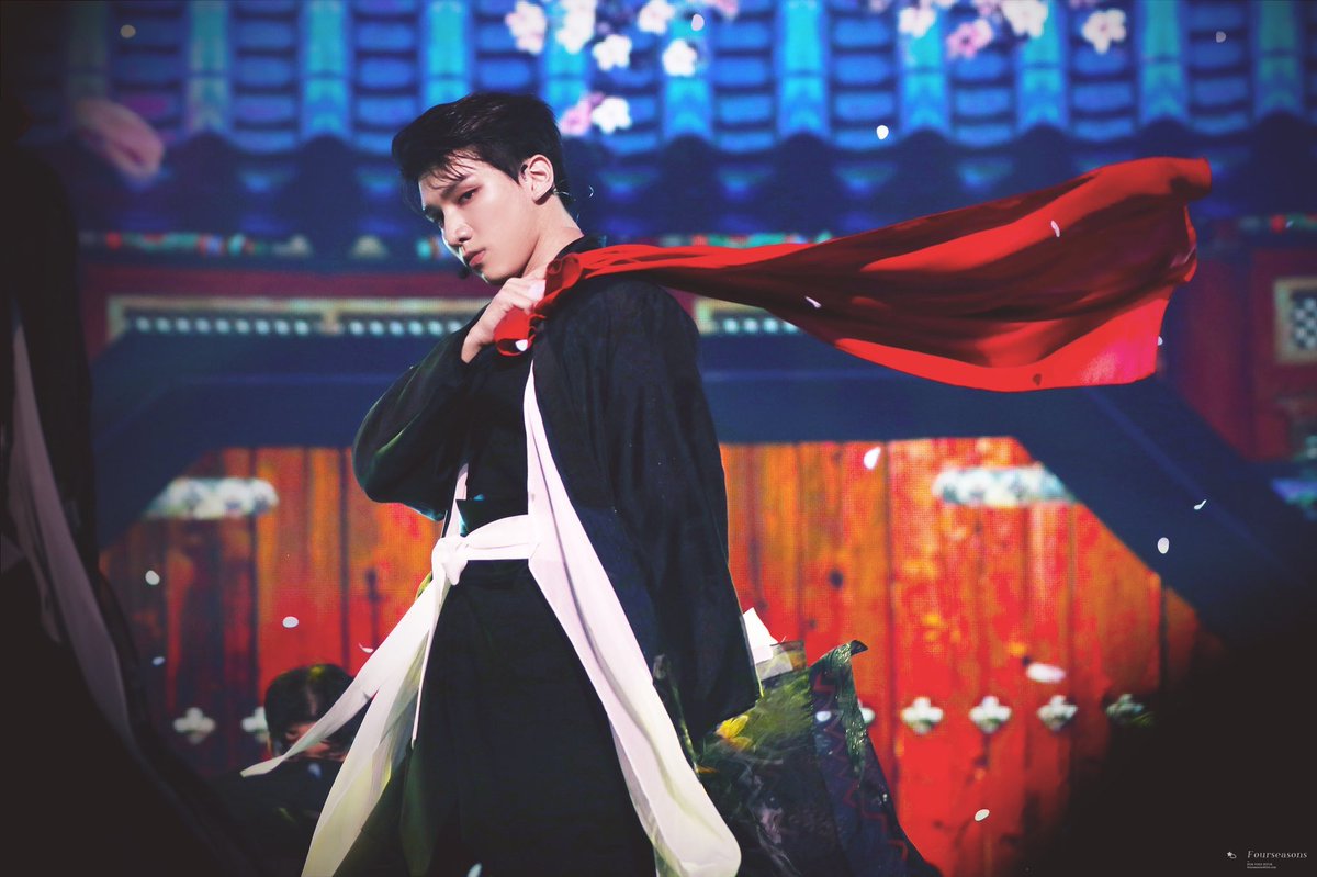 taekwwon's tweet photo. VIXX is art in real life ❤️ https://t.co/ruG3MOUHuE