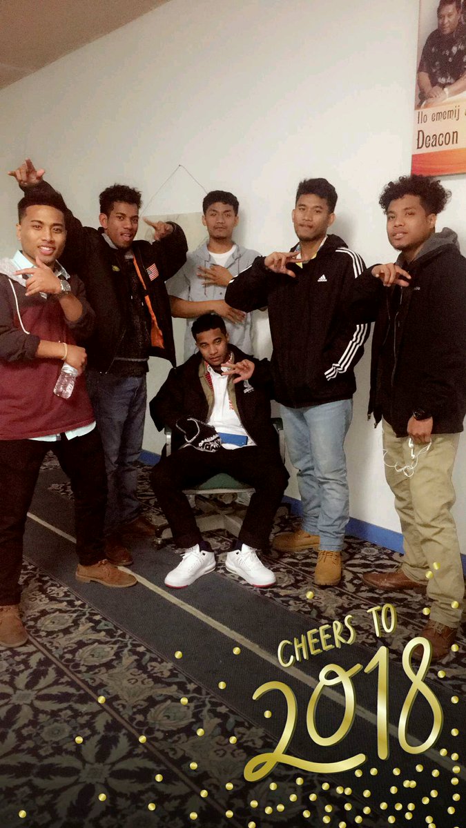 MoodyFrasha's tweet photo. Hello '18 from the insiders https://t.co/NuCCywMRbx