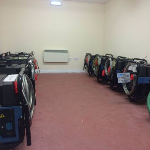 Servicing and load testing on gas powered  7.5 kva generators.
#Offgridpowersupplies #GeneratorHireSolutions