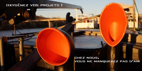 Smart_Paddle's tweet photo. En 2018, prenez une grande bouffé d'air frais en notre compagnie. 
Tout l'équipage vous souhaite une excellente année ! 😁🍾🎉🎆
A très vite à bord de la péniche La Talente #BonneAnnee2018 https://t.co/r2030j0urU