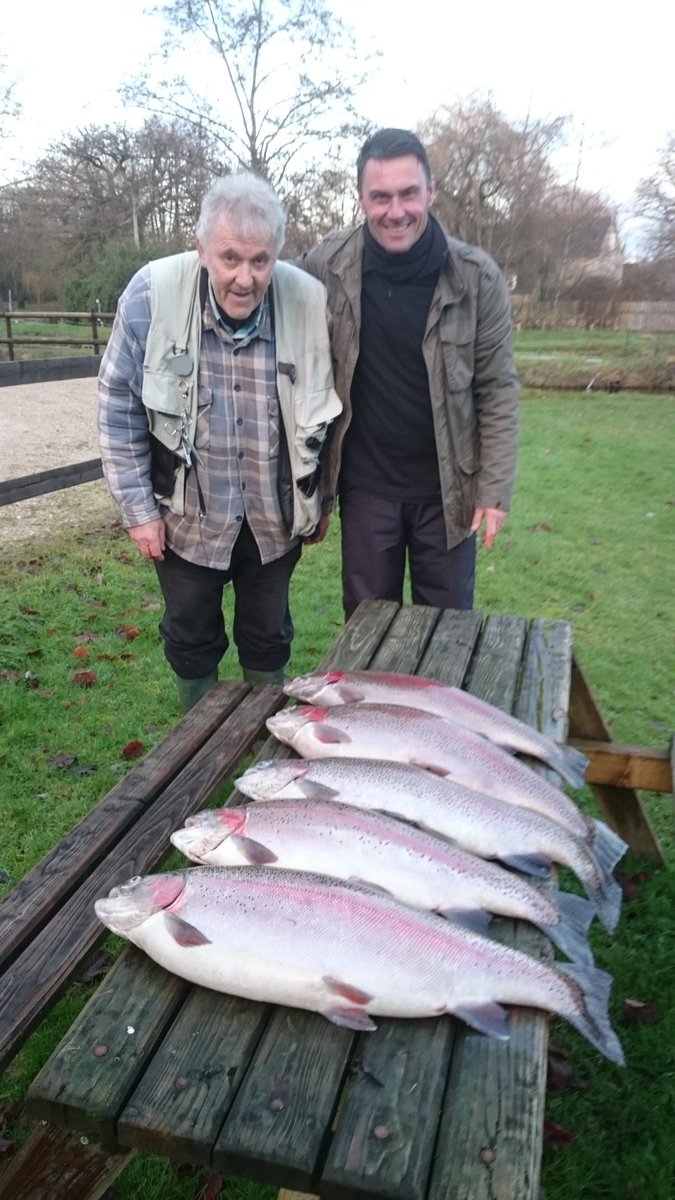 lechlade_trout's tweet photo. Some great #trout coming out of #lechlade. Grant and Ray with a few #monstertrout. https://t.co/4LlRnNjJcR