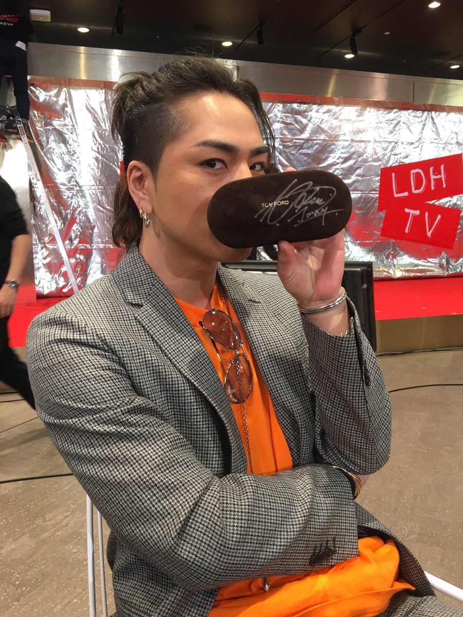 CL_OFFICIAL_ACC's tweet photo. EXILE TRIBE全員集合‼️大新年会生配信SPにて発表したメンバー私物&amp;サイン入りオリジナル枡のプレゼント🎁
応募受付は1月9日23:59まで‼️
受付詳細はhttps://t.co/1mR8SyuRofまたはhttps://t.co/qXkYaYArfgでご確認下さい😊
LDH TV会員登録はhttps://t.co/HRs5Q4abcEへ‼️ https://t.co/uo7dPRnhe3