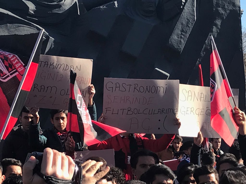 Gastronomi şehrinde futbolcular aç
#GaziantepsporYokOlmasin