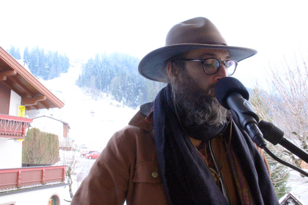 #TurboLenz war der erste der unseren neuen Balkon am ursprünglichen Platz in Durchholzen City bespielt hat. Alle <a href="/BalconyTV/">BALCONY</a> Shows ausm alten Jahr gibts unter balconytv.com/walchsee/videos