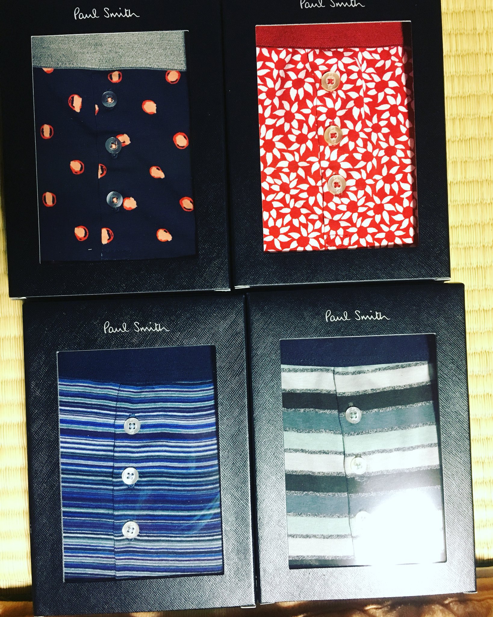 ぎゃおぉす 鳥栖プレミアムアウトレットにあるpaul Smith Underwearの福袋 定価1枚3 500円のボクサーパンツが4枚入って5 400円とお買い得でかなり満足 柄は選べないけど サイズとノーマルかローライズを選べる おすすめです 福袋 Paulsmith