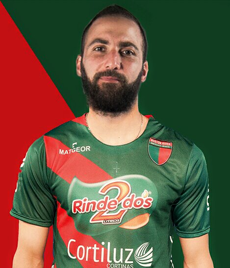 TransferUy's tweet photo. Útimo momento!!! Gonzalo "Pipita" Higuaín es nuevo jugador de Boston River. Tuvo un pequeño error, fue a la sede de Rampla Juniors y por eso se demoró la presentación. @bostonriver
#HumorYHumo https://t.co/T07Jm5EayW