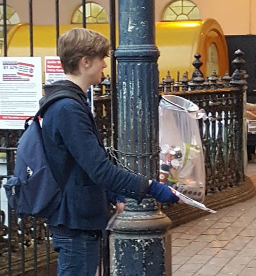 pavilion_youth's tweet image. We join #Brighton passengers, workers &amp;amp; voters angry at today's #rail price hike. Tory privatisation has brought nothing but #RailFail. Students &amp;amp; young people need public ownership &amp;amp; #Labour's policy of capped fare increases or we'll never be able to afford a train ticket.