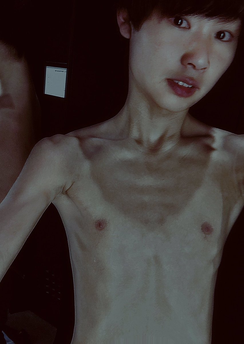 thinstend35's tweet photo. 身バレ怖いけど顔晒す
痩せたい白くなりたい細くなりたい https://t.co/ZFIOGu5mZZ