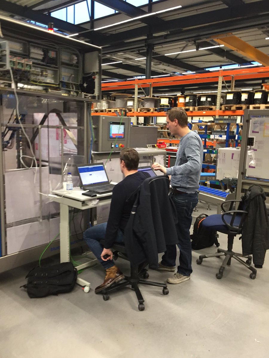 Goede eerste werkdag van het nieuwe jaar! Ook vandaag wordt er weer volop getest en geprogrammeerd. Heb jij ambities als software engineer? #SoftwareEngineer #BPA #verpakkingsmachines