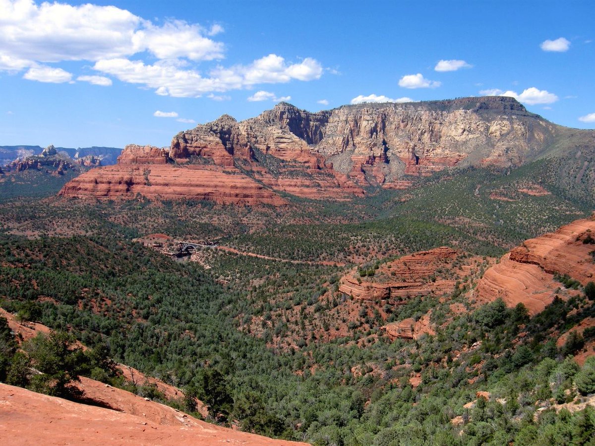 Here are 6 #Arizona scenic drives to take in 2018. Apache Trail, Coronado Trail, Kayenta - Monument Valley, White Mts. Scenic Drive, North Rim Parkway, and 89A thru Oak Creek Canyon. Gas up, throw some snacks in a cooler and grab a few good traveling tunes. The road is calling.