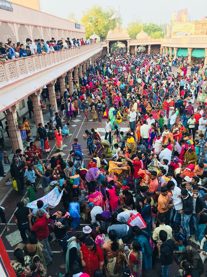 Poshi Poonam marked at Santram Mandir with shower of Jujube fruits