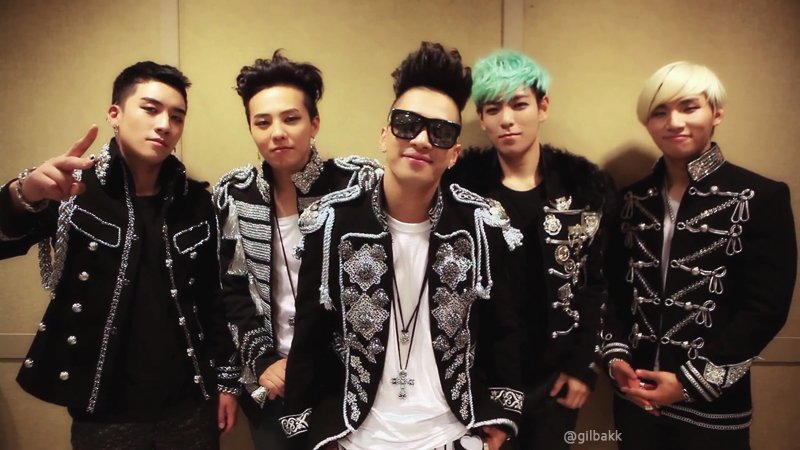 Big bang kings. Big bang логотип. Биг бэнг группа. Big bang короли k-pop. Big bang участники 2022.