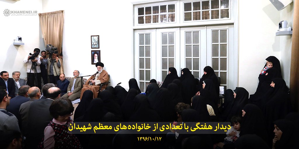Khamenei_fa's tweet photo. دشمن همواره منتظر فرصت برای ضربه‌زدن به ملت ایران بوده است.در قضایای چند روز اخیر،دشمنان با ابزارهای در اختیارشان، از جمله پول، سلاح، سیاست و دستگاه امنیتی هم‌پیمان شدند تا برای نظام اسلامی مشکل ایجاد کنند.در خصوص این قضایا حرف‌هایی دارم و در وقت آن با مردم عزیزمان سخن خواهم گفت. https://t.co/zoN9L9Ag0U