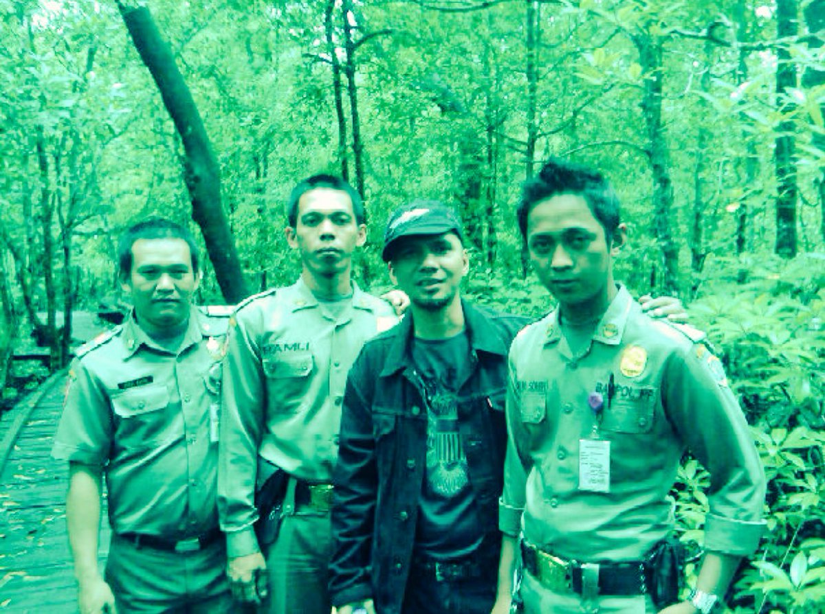 In 2018, I hope you get RICH
Rich in knowledge
Rich in health
Rich in love
Rich in adventure
Rich in laughter
Rich in family.