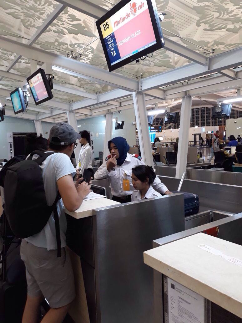 incentivehldys's tweet photo. Nikita and Rumit were on the way to Kuala Lampur when their flight got cancelled, we made sure to assist them to schedule for another flight as customer value is what we care about the most as we go lengths to keep our customer at ease and comfort throughout their entire travel. https://t.co/RnbtPNDiZ9