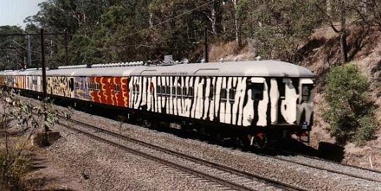 The T2 Commuter On Twitter Yup Both Versions Of The Zoo Train Ptc Blue And White A Red Rattler Of Course And Maybe Even Non Electric Liveries Like Tuscan And