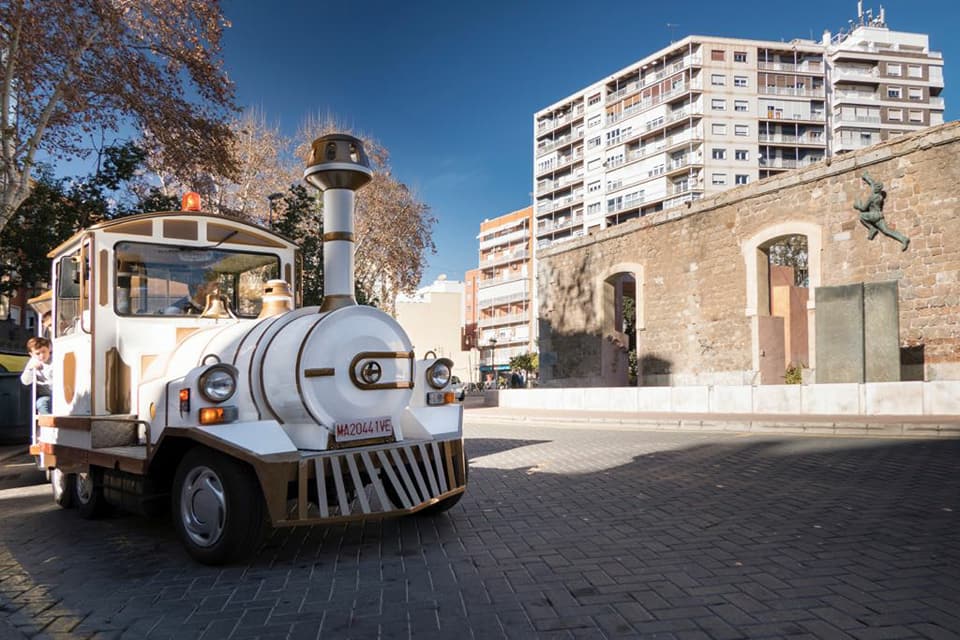 Te esperamos en la Plaza Juan XXIII. Consulta nuestros horarios especiales para esta Navidad en trenturisticocartagena.es