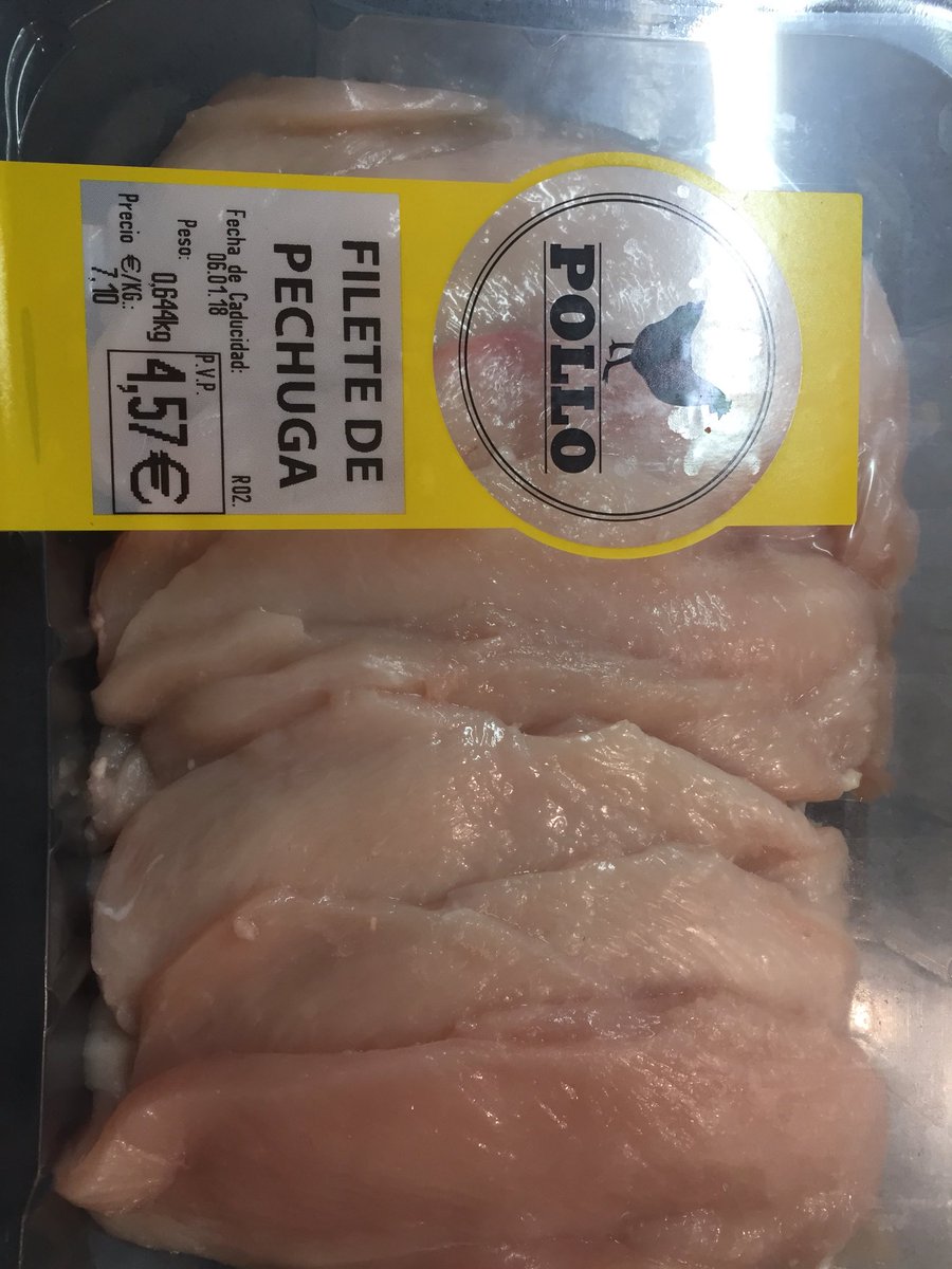 schmitt_lun's tweet photo. Alguien me puede explicar la diferencia entre Filete de Pechuga y Filete de Pechuga Fino de @Mercadona ??? Ultimamente me cuesta mucho encontrar la diferencia... https://t.co/hgsuBB2tRD