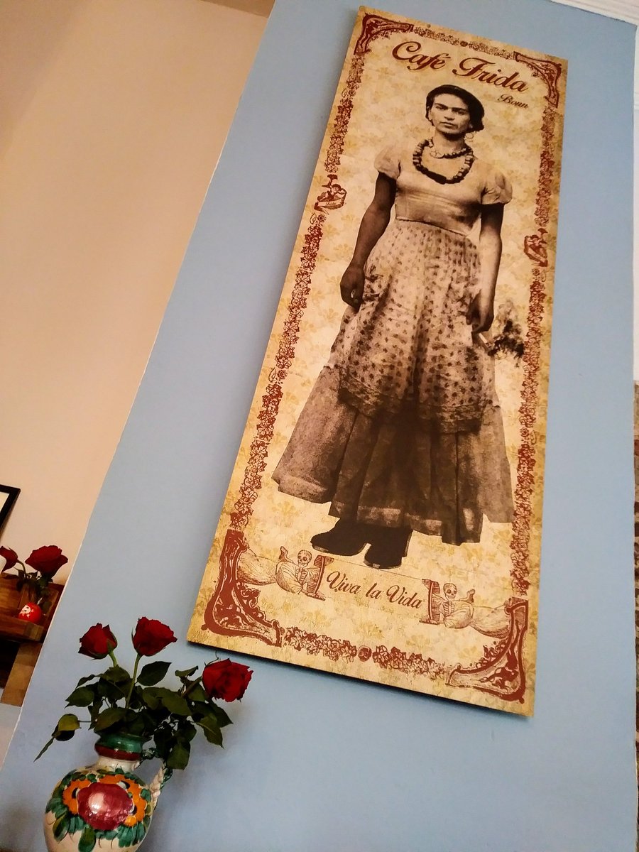 glueckstweety's tweet photo. Zum ersten Mal im #CafeFrida #Bonn. Sehr hübsch geworden. #coffeeculture #coffeebreak #bonnistbunt #bonnistleidergeil https://t.co/EJt7Ns6SJ4