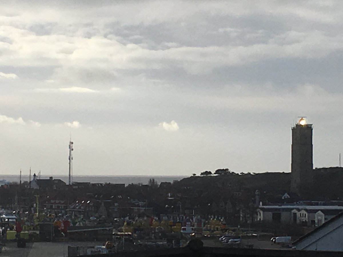 Ja! De #Brandaris had zijn lichtje even aan! Volgens mijn kan #Terschelling vannacht weer lekker slapen!