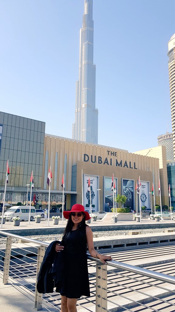 drewmeldoeslife's tweet photo. #thedubaimall #dubaiworldsuperseries2017 #travelblogger #Traveller #travelbuddy #besthusband #ofmine #triptodubai #birthday #and #weddinganniversary #BestGiftsEver #TravelDiaries #mrshildebrandtdiary https://t.co/gf00qBnxgk
