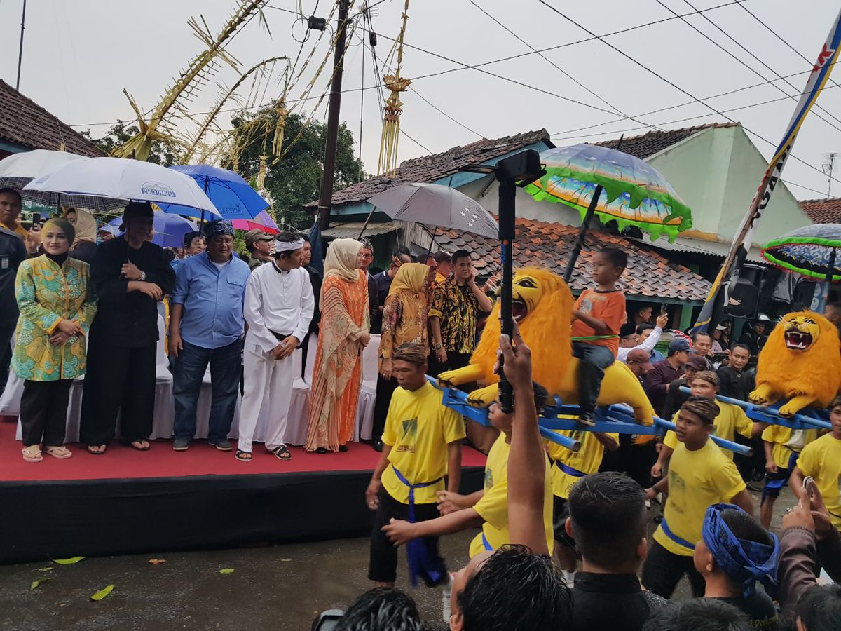 sampurasun71's tweet photo. Kebudayaan yang harus tetap ada dan lestari, yang mungkin tempat lain tidak memilikinya. 
#TasyakurBudaya2DM https://t.co/PidBlPJfCJ