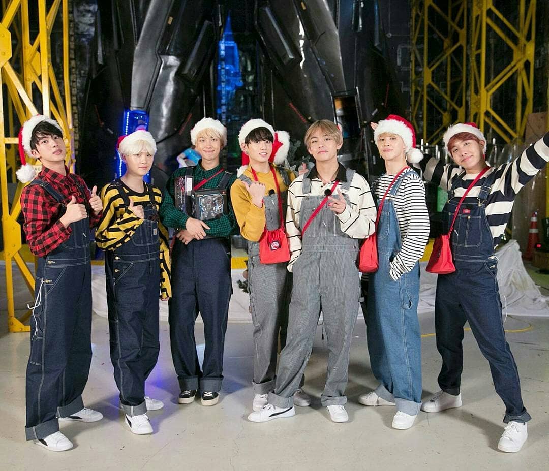 AR_eonni's tweet photo. Love yourself and love myself. Kata2 itu yg selalu oppa ucapkan untuk ARMY 😊😊 @BTS_twt  #WeLoveYouBTS https://t.co/WU57okwF2z