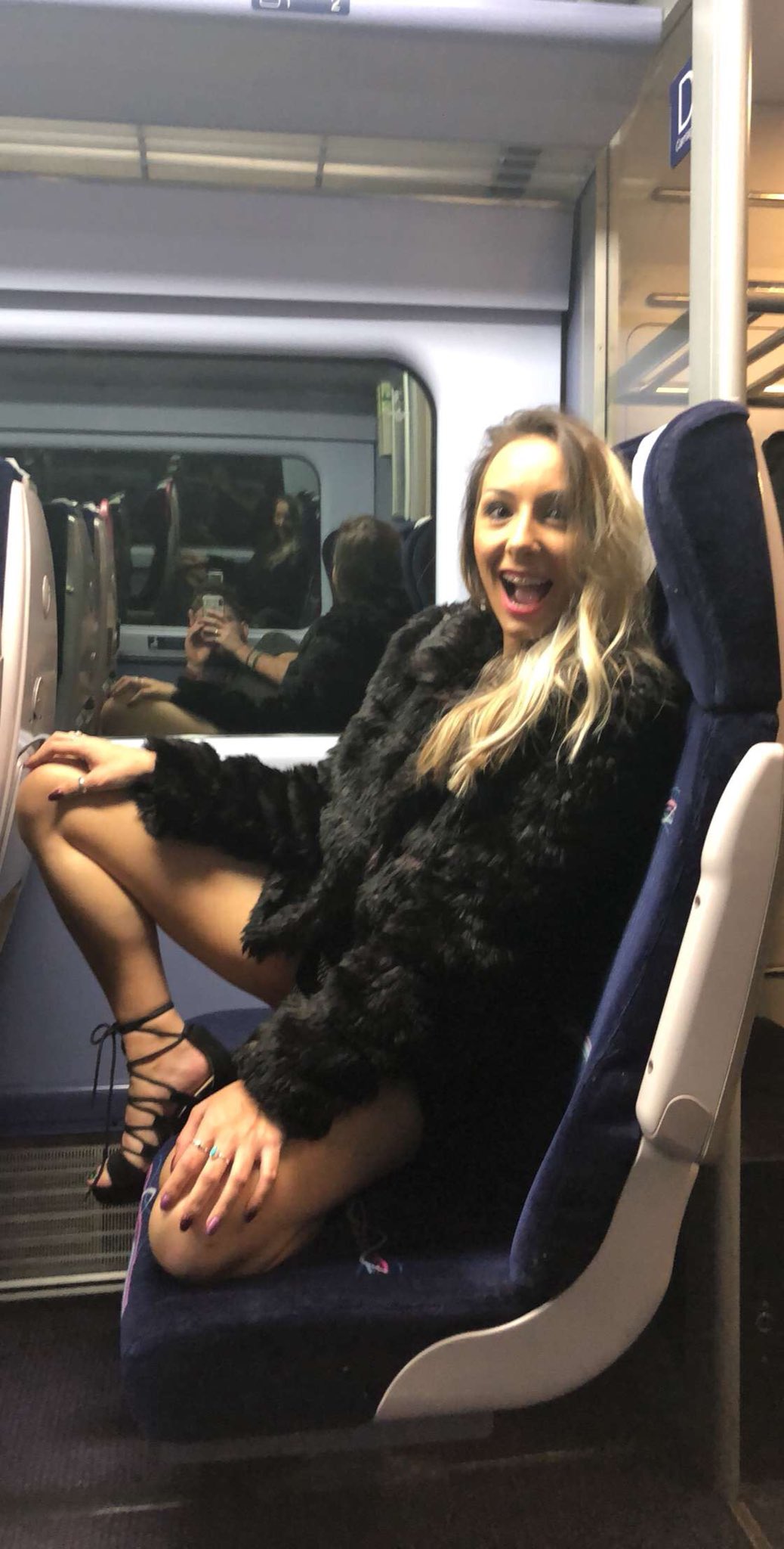 Mariah Leonne on X: Debauchery on the train. 😆🙄 t.cog0Zgw6GLkd   X