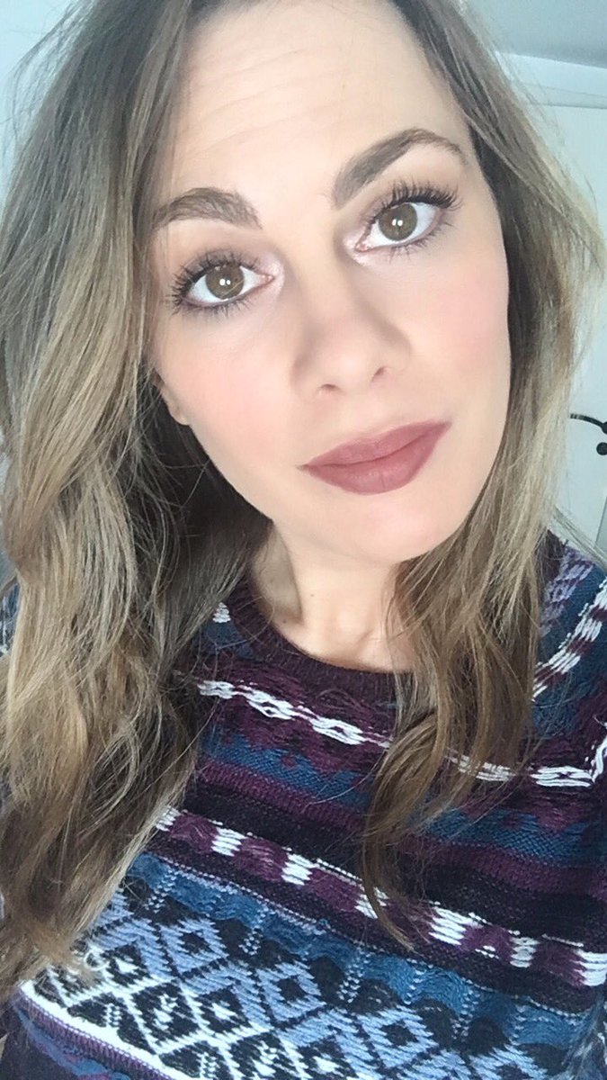 Stedra1's tweet photo. #oggicosi #naturallook :
Gli essenziali ✨
Base 💕fondotinta #etereacosmesi 
Mascara 💕 #darklove @ClioMakeUp 
Labbra 💕 #wilf @MulacCosmetics .... 😘 •
•
•
•
•  #steflyrecensioni #beautyblogger #wanderlust #whatitalyis #printl #communityfirst https://t.co/TfCaglZq4v