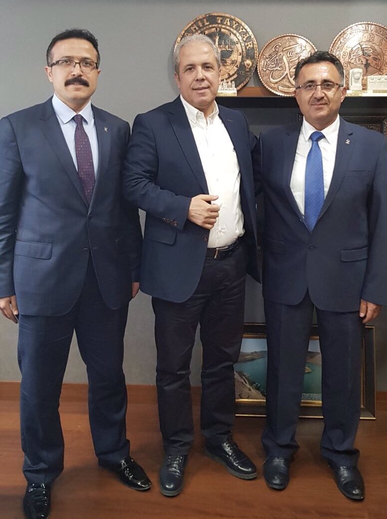 Haftasonu kongrelerini yapacak olan Şahinbey (Hasan Teke) ve Şehitkamil (Mehmet Yılmaz) ilçe başkanlarımızı ağırladık.
Rabbim utandırmasın, yolları ve bahtları açık olsun.