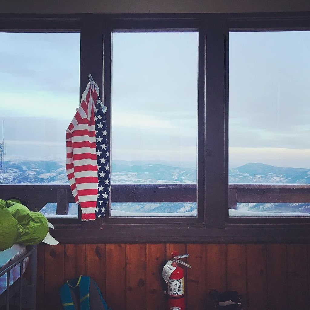RadoMade's tweet photo. Last January we spent a night at the Squaw Mountain Lookout. When we awoke, we were rewarded with 360 degree views of the surrounding mountains. Read more on the site - link in bio. #coloradomade #comade #squawmountainfirelookout #squawpass #squawpassroa… https://t.co/8vft43Daq0 https://t.co/qqZDzIeLYr