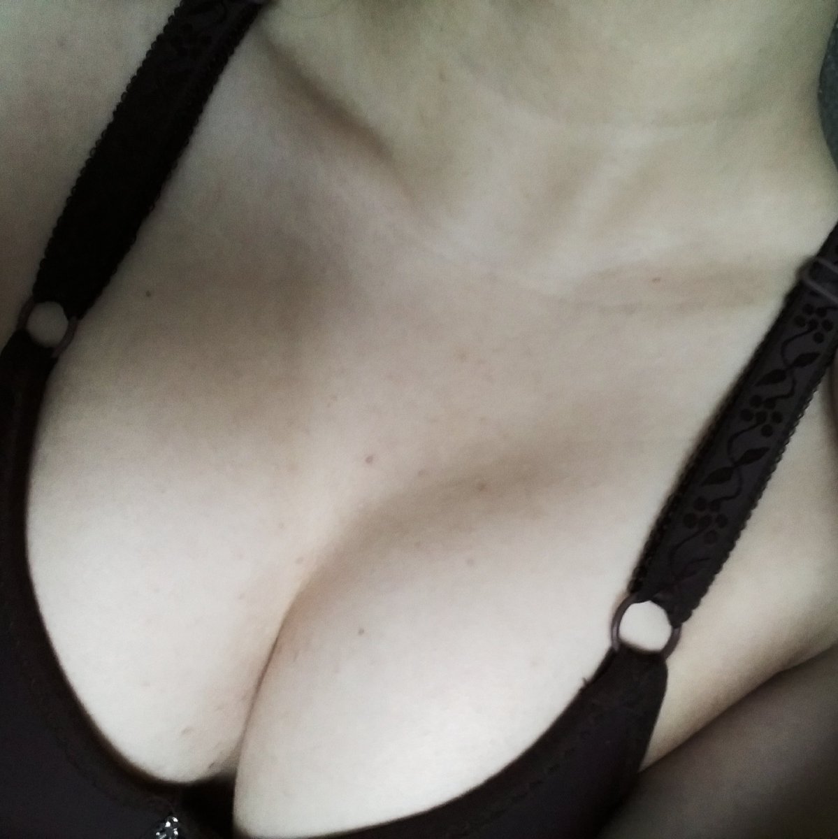 evaaaa_lyons's tweet photo. #Horny #Boobs #NakedNotNaked https://t.co/80Nmt7eF2Q