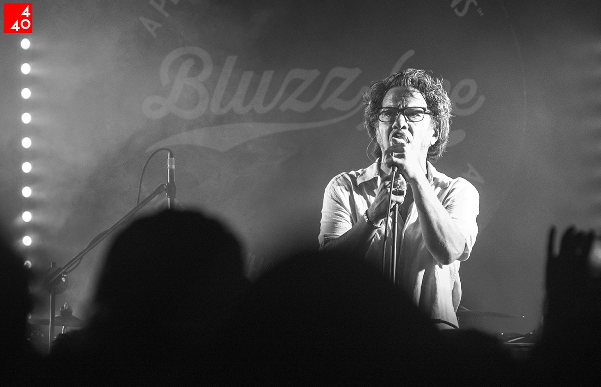 4CuatroCuarenta's tweet photo. Así despidió el #2017 @oohuooh en @BluzzLiveUy
Ph: @jor_barujito
#CuatroCuarenta #BuenosMuchachos #Chau2017 #Bluzzlive
https://t.co/TNC43TOL5F https://t.co/olmNbcAtmx