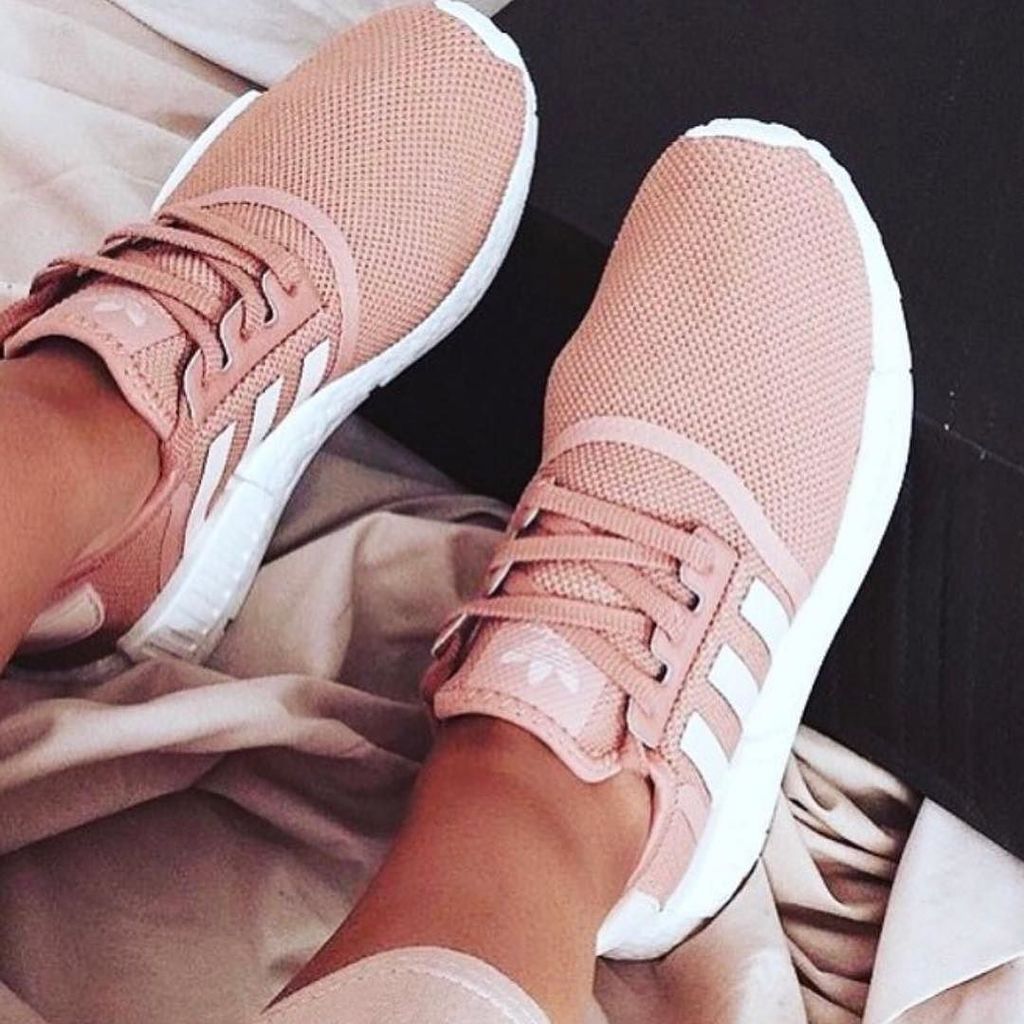 Fun tip to motivate yourself to workout in 2018. 💦 Give yourself a spending allowance per workout (say £3 or £5) every time you successfully complete your workout that money goes into your pot... at the end of each month you get to use the pot up to buy yourself new gym clot…